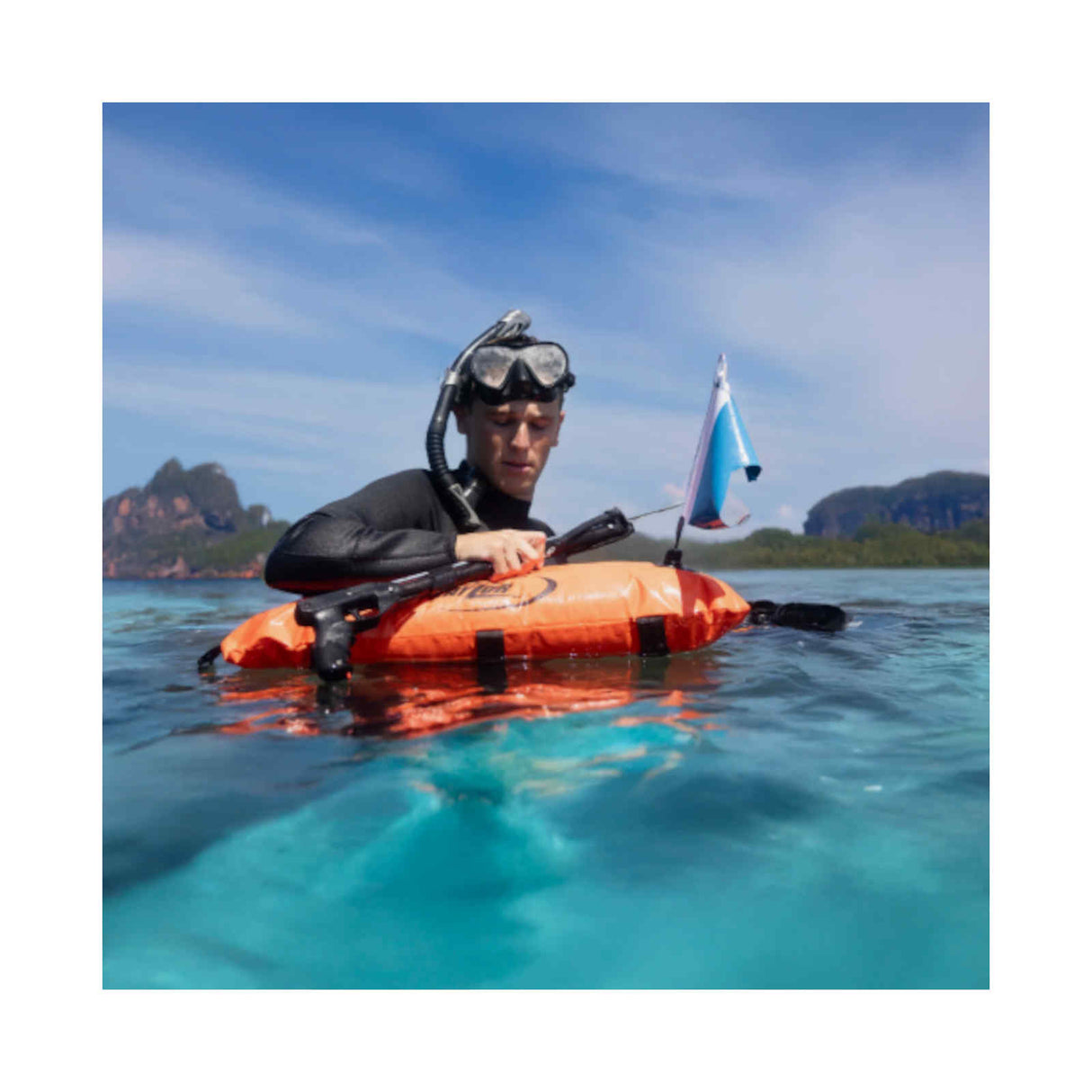 Mirage A033 Torpedo Dive Float with Flag